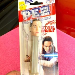 NEW.. 1990’s Pez Candy Dispenser..